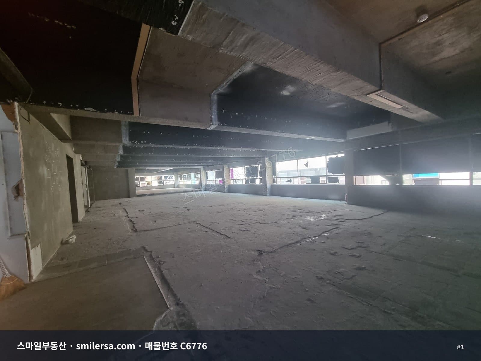 서면 삼한골든뷰 인근 대형 상가, 126평 무권리 매물 - 1