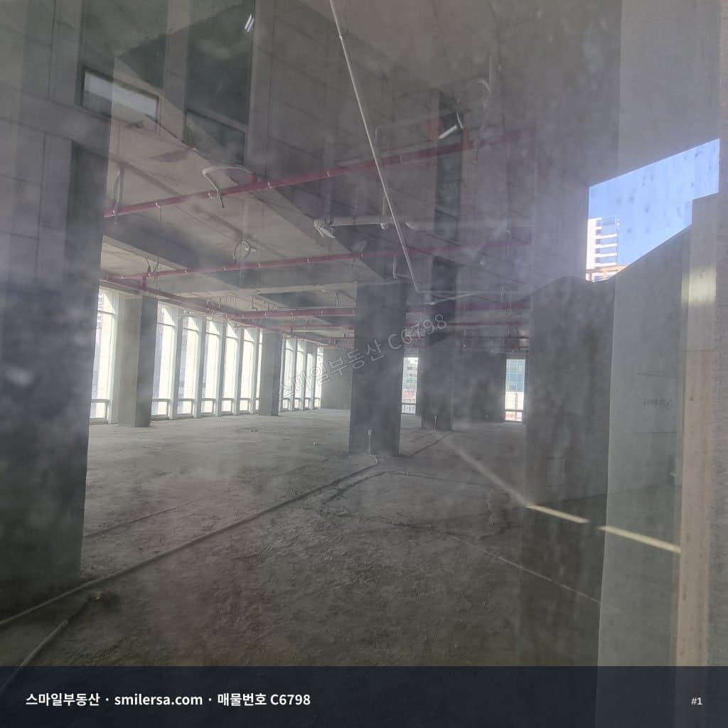서면역 10번출구 인근 163평 사무실, 광고효과 좋은 2층 공간 - 1