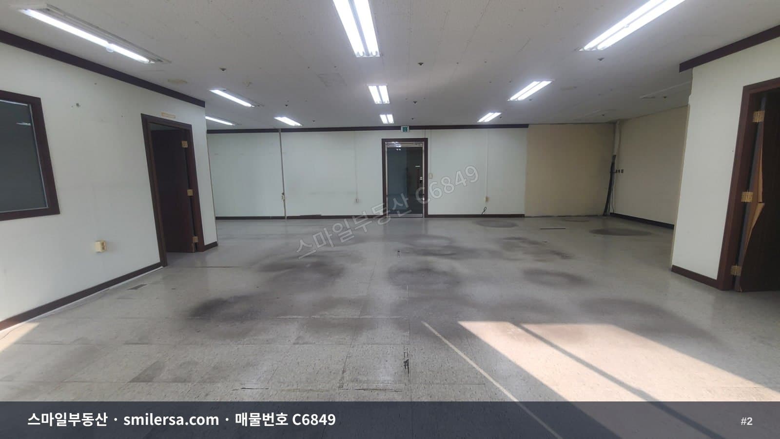 서면 로터리 인근 인테리어 잘된 사무실 임대 썸네일 2