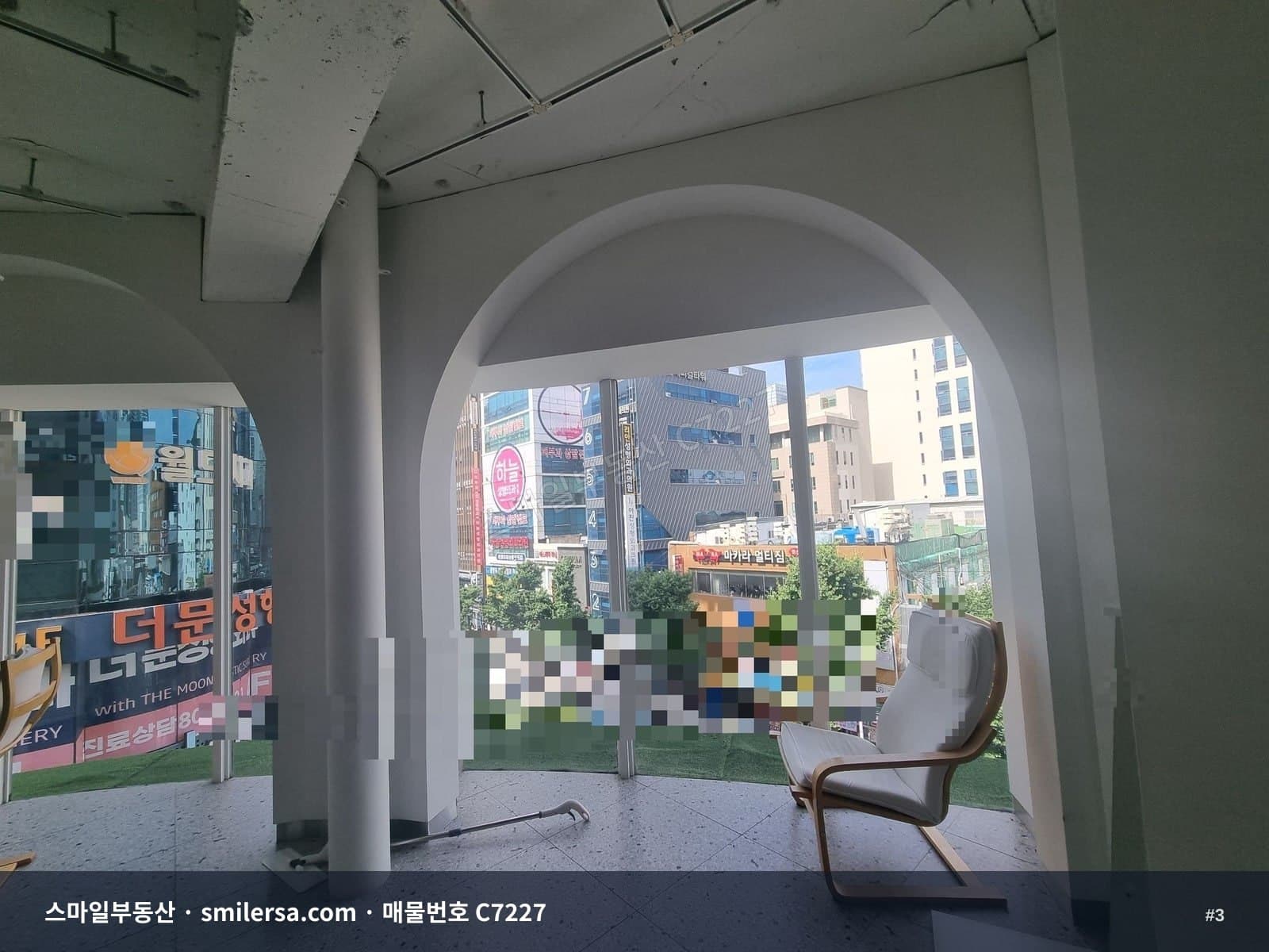 서면 롯데백화점 인근 대로변 코너상가 썸네일 3