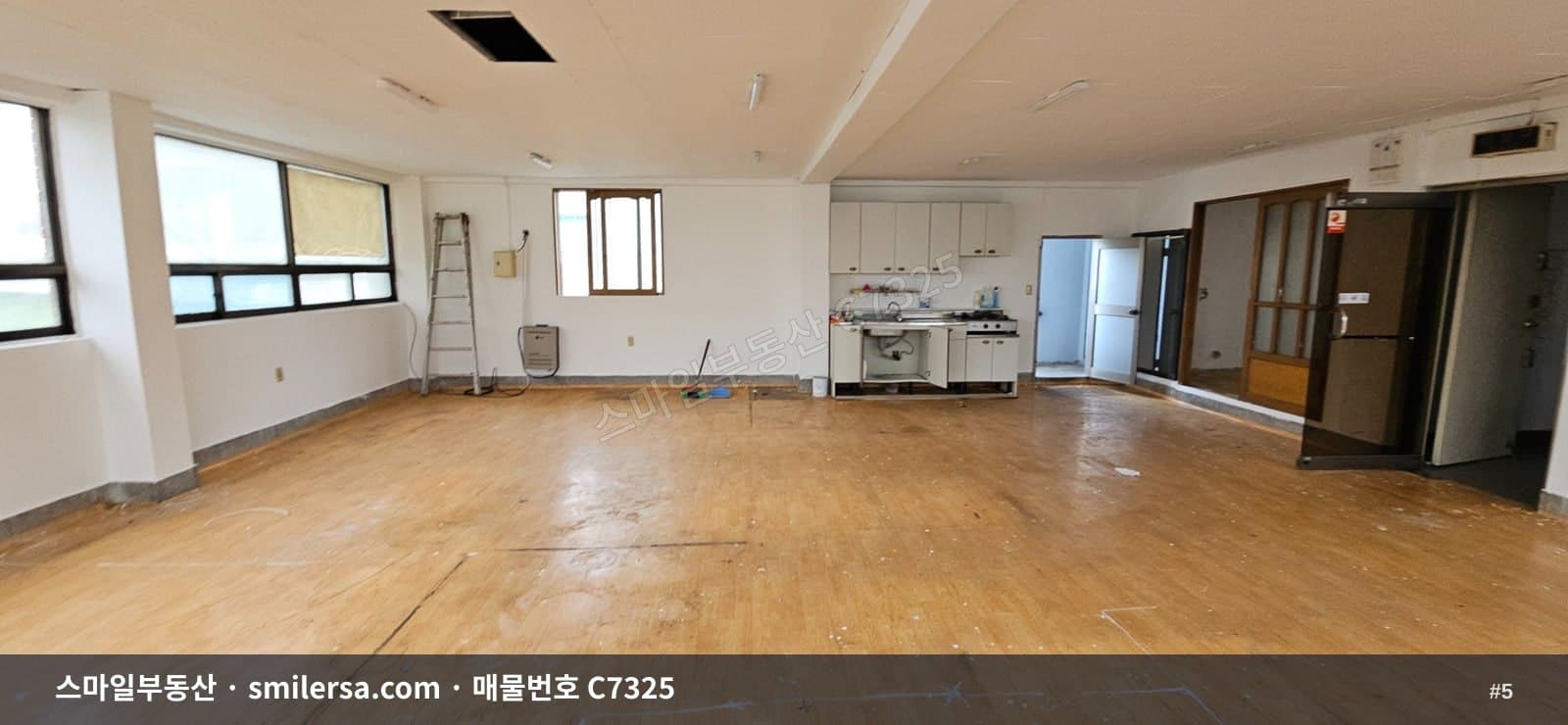 법원교차로 인근 가성비 좋은 30평 사무실 썸네일 5