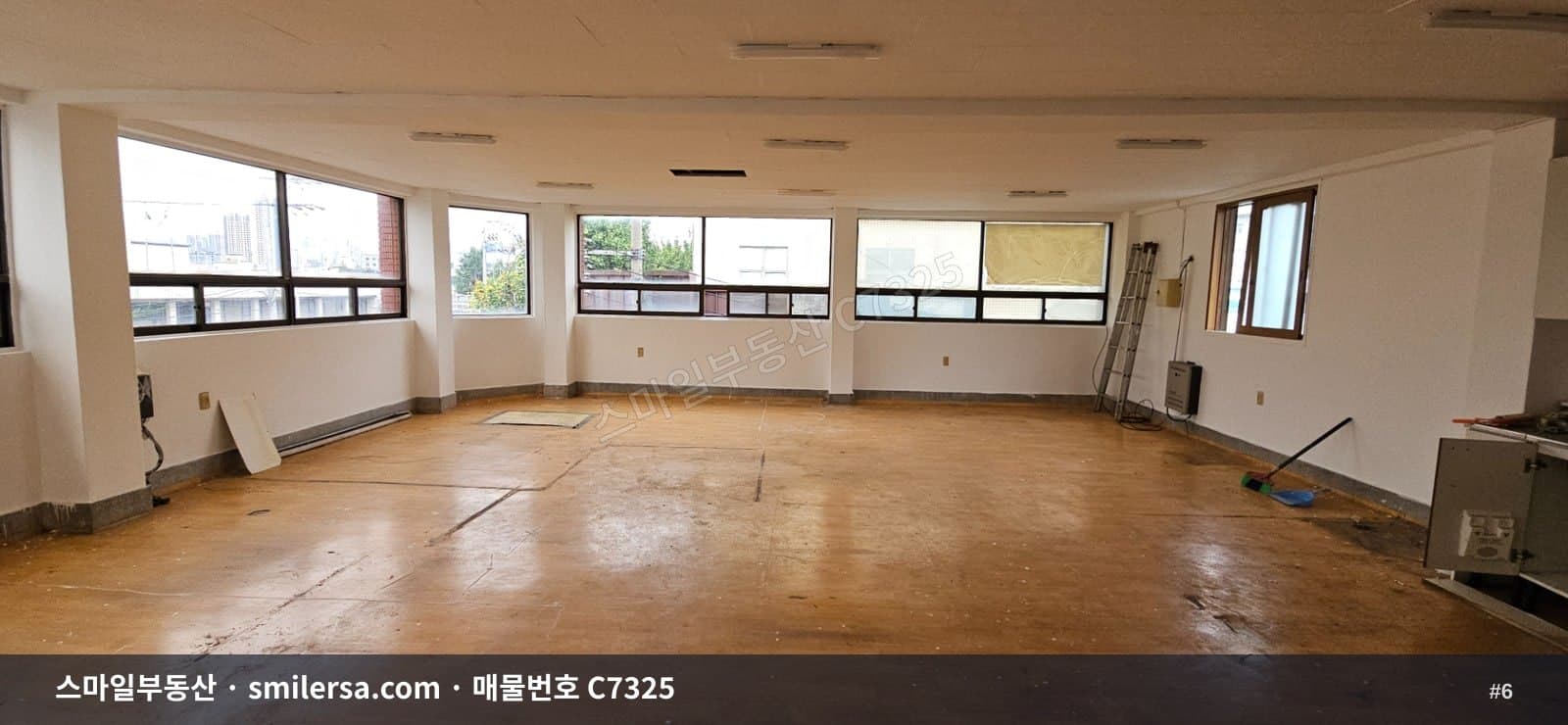 법원교차로 인근 가성비 좋은 30평 사무실 썸네일 6