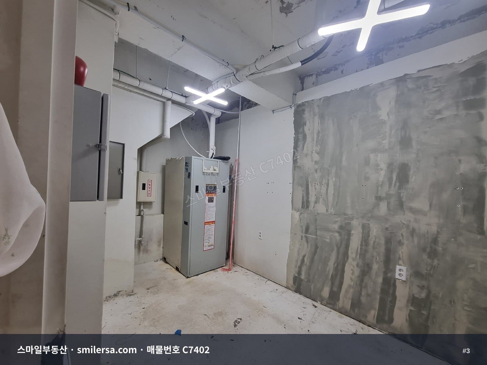 전포사잇길 대로변 깔끔한 지하 점포, 무권리 즉시입주 가능 썸네일 3