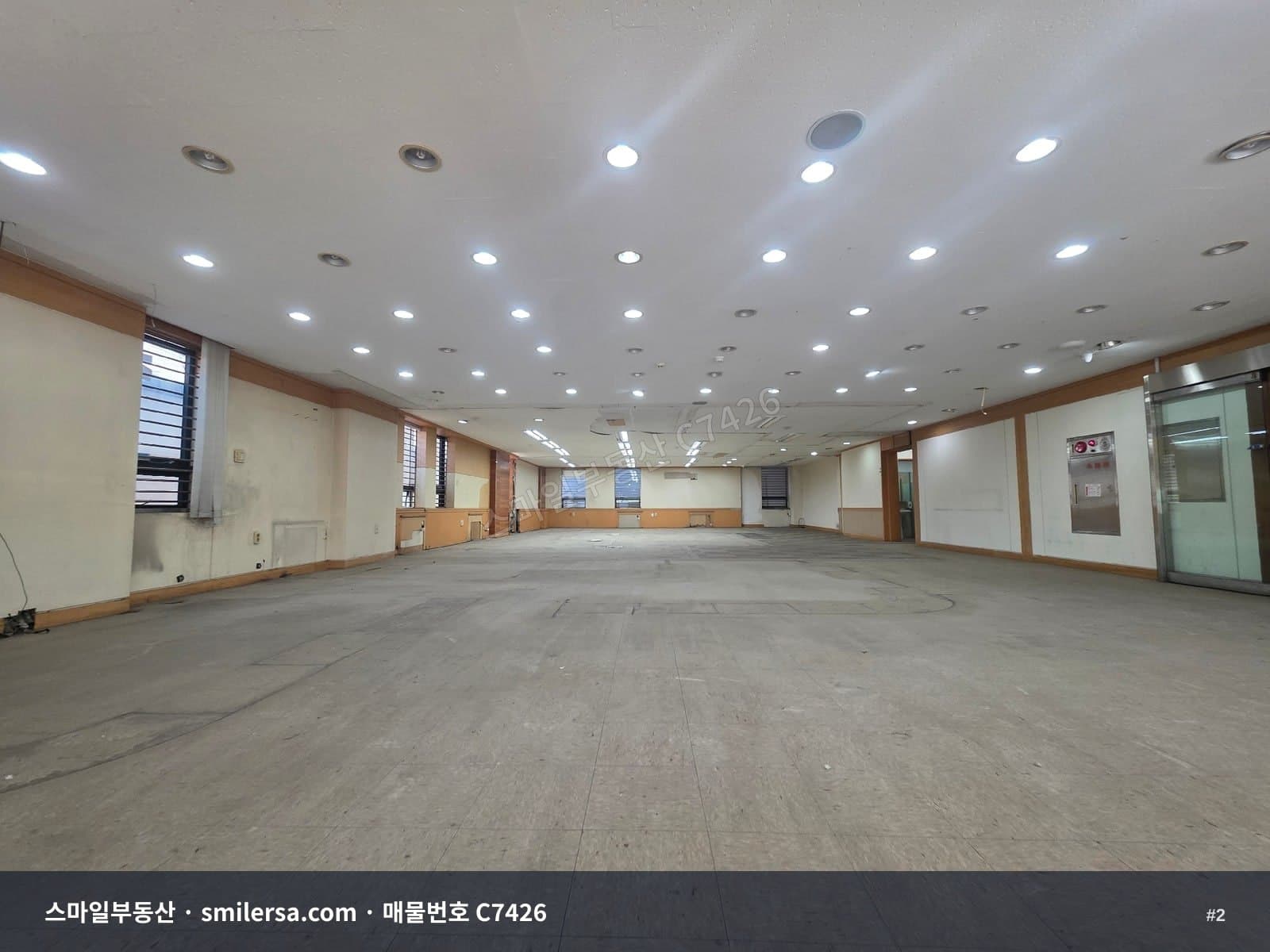 부산진역 인근 대로변 사무실, 광고효과 좋은 2층 78평 썸네일 2