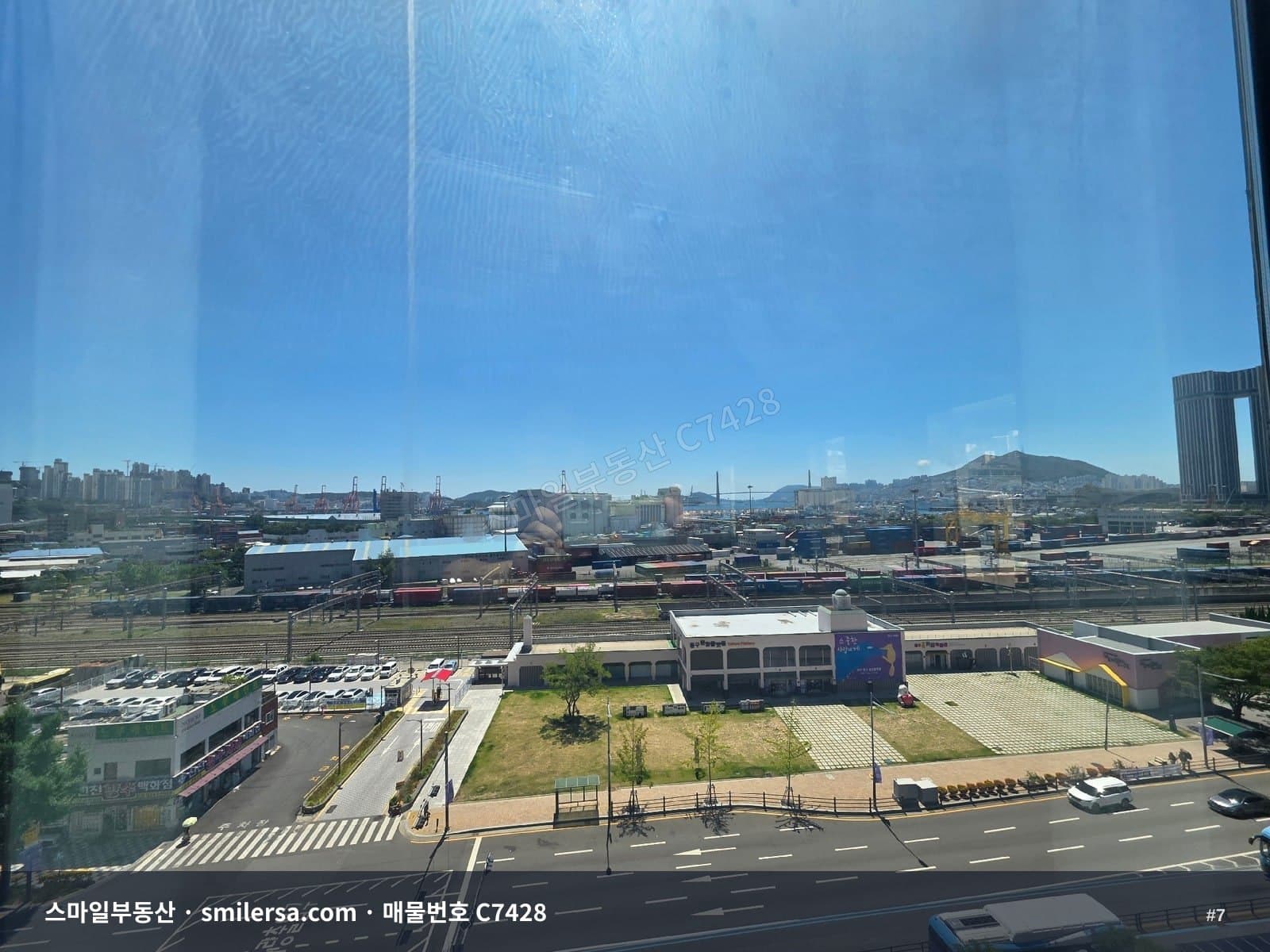 부산진역 인근 대로변 북항뷰 사무실, 채광 좋은 8층 50평 썸네일 7