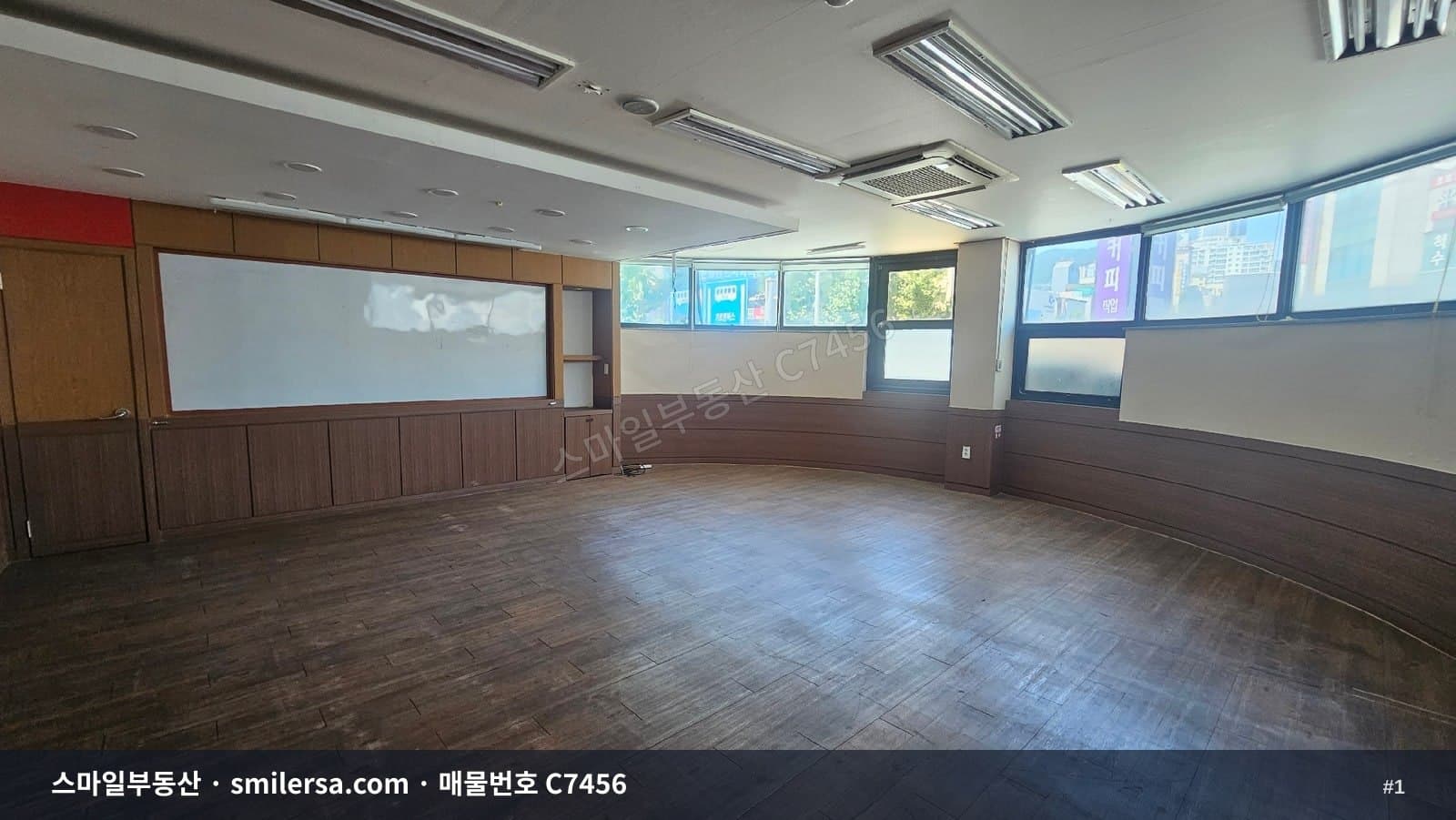 부산광역시 동래구 온천동 상가 내부 사진 C7456