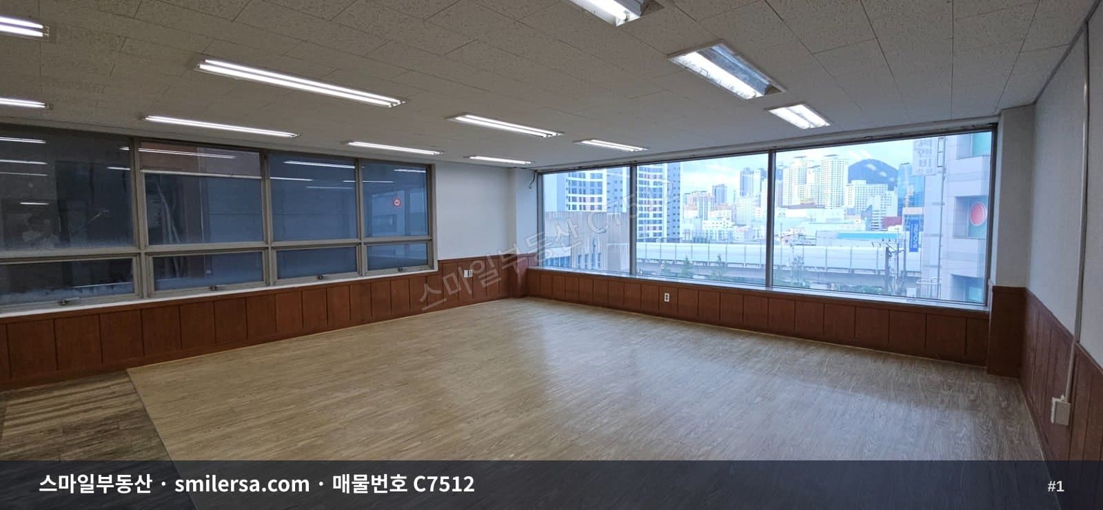 부산광역시 연제구 거제동 사무실 내부 사진 C7512