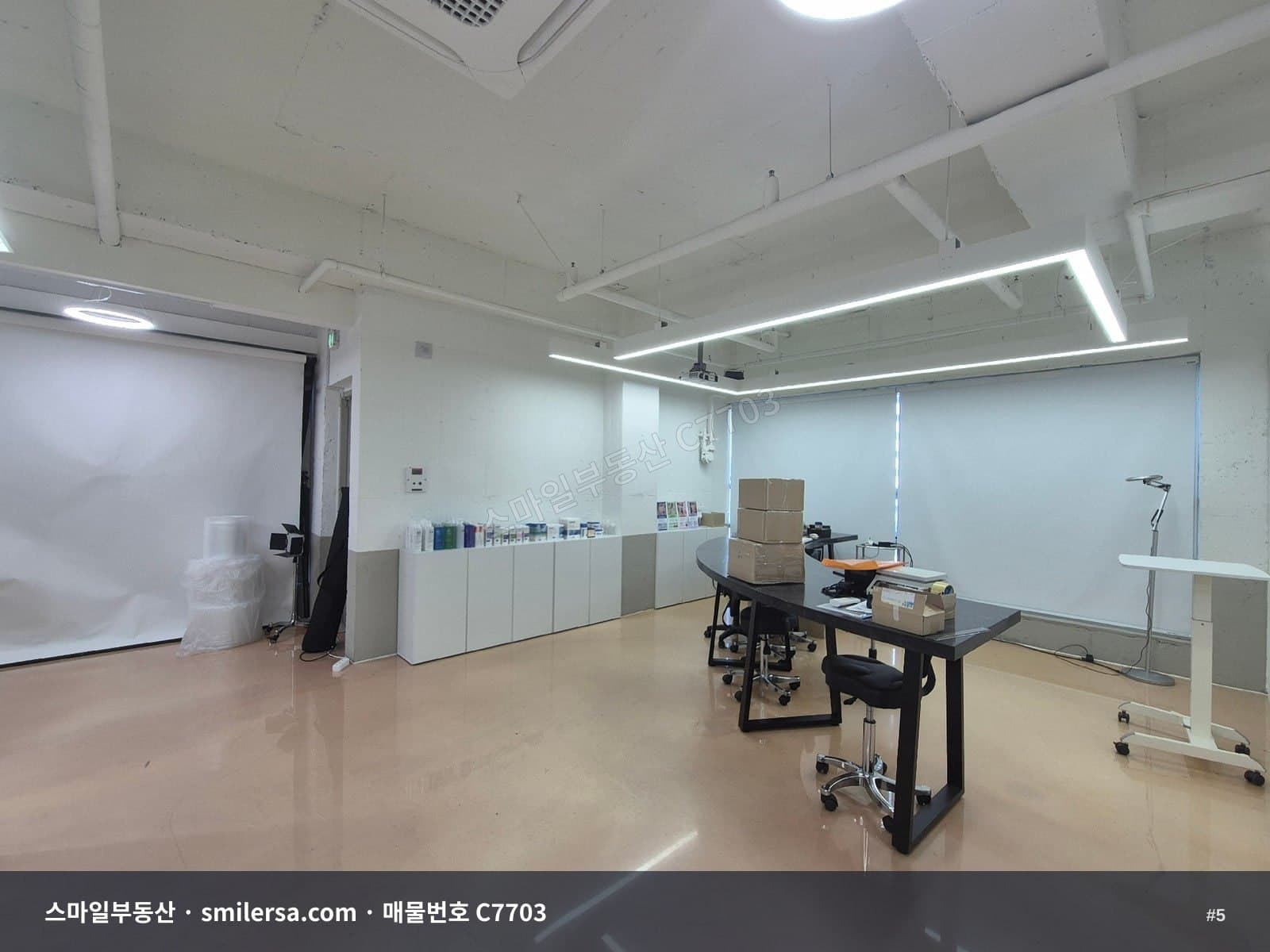 전포동 카페거리 인근 깔끔한 인테리어 35평 사무실 썸네일 5