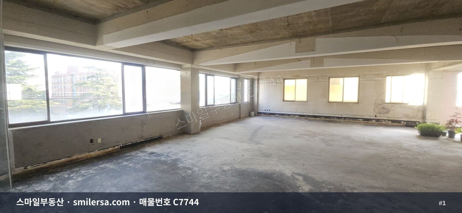 부산광역시 남구 대연동 사무실 내부 사진 C7744