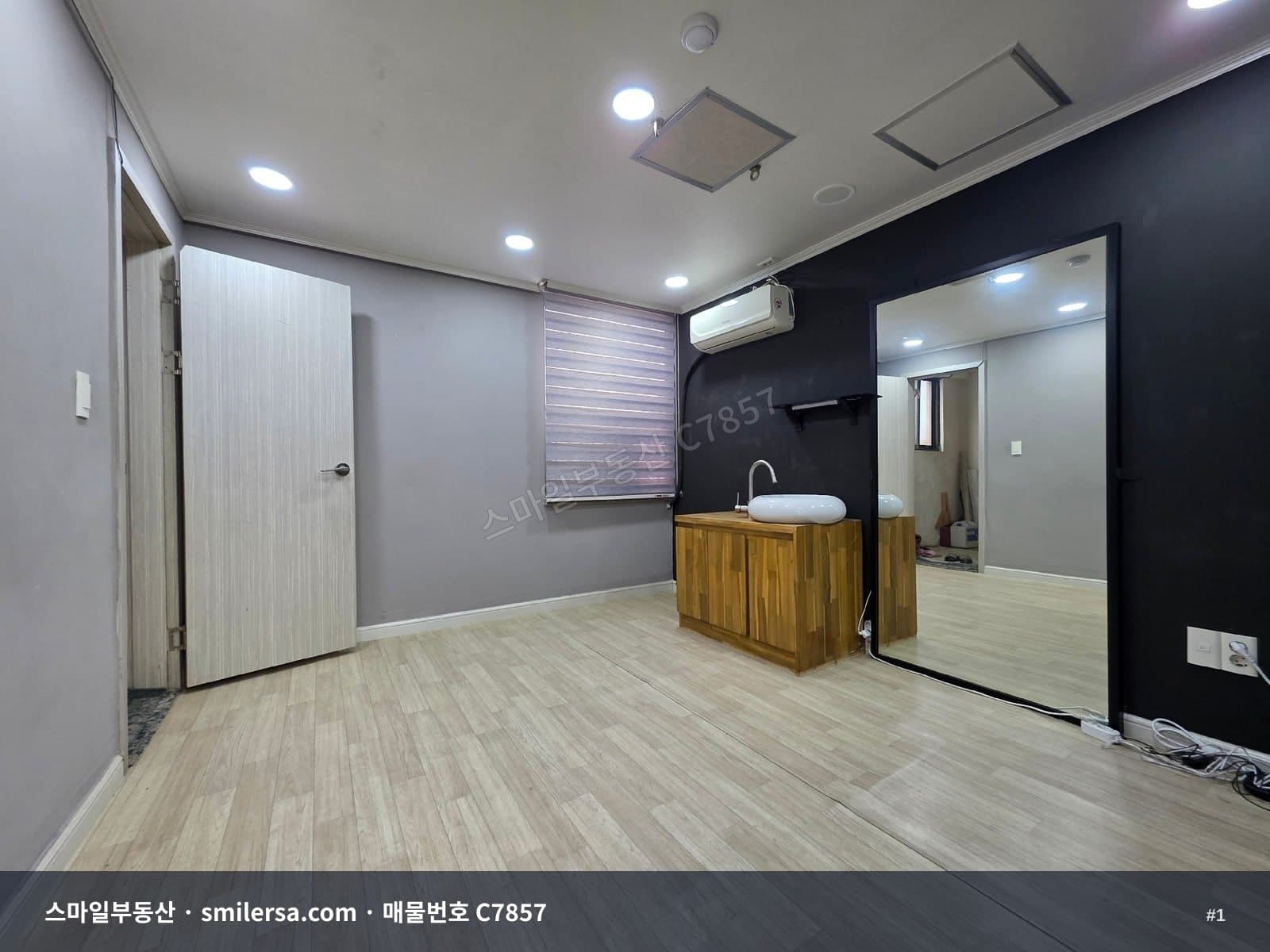 서면 대로변 인근 주차가능 중형사무실, 부전동 30평 월세 - 1