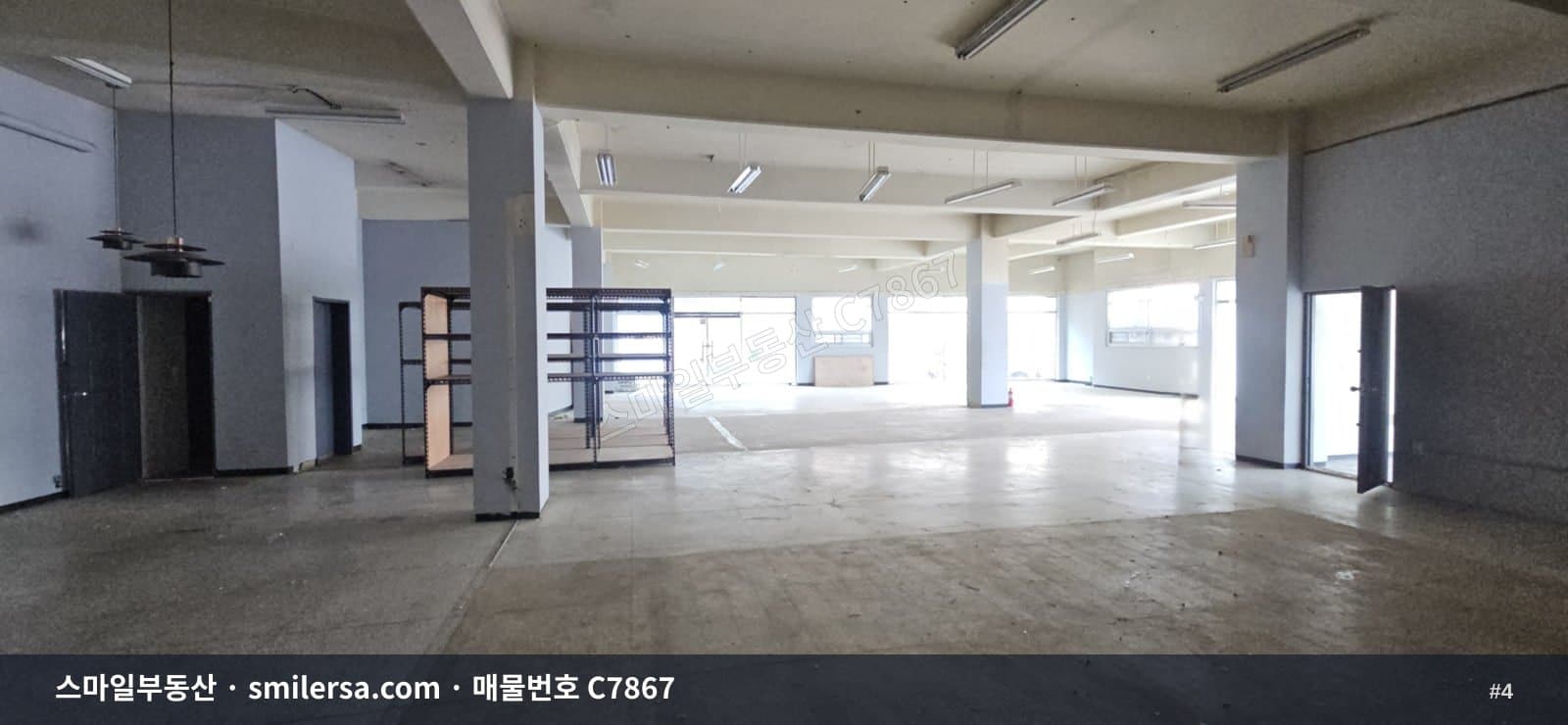 부산진시장 인근 1층 대형 상가, 150평 규모 사무실 적합 매물 썸네일 4