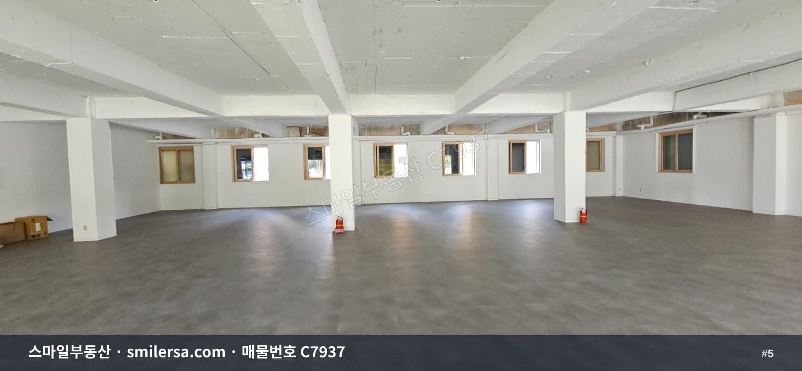 부곡동 중앙대로변 1층 대형 상가, 가시성 좋은 135평 공간 썸네일 5