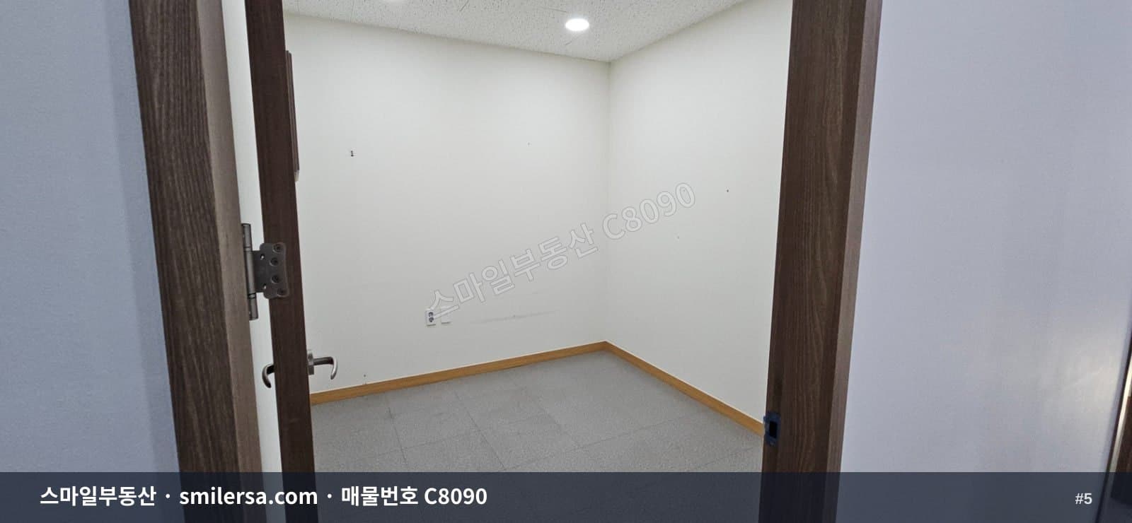 시청역 1분거리 깔끔한 사무실, 연제구 연산동 31평 월세 썸네일 5