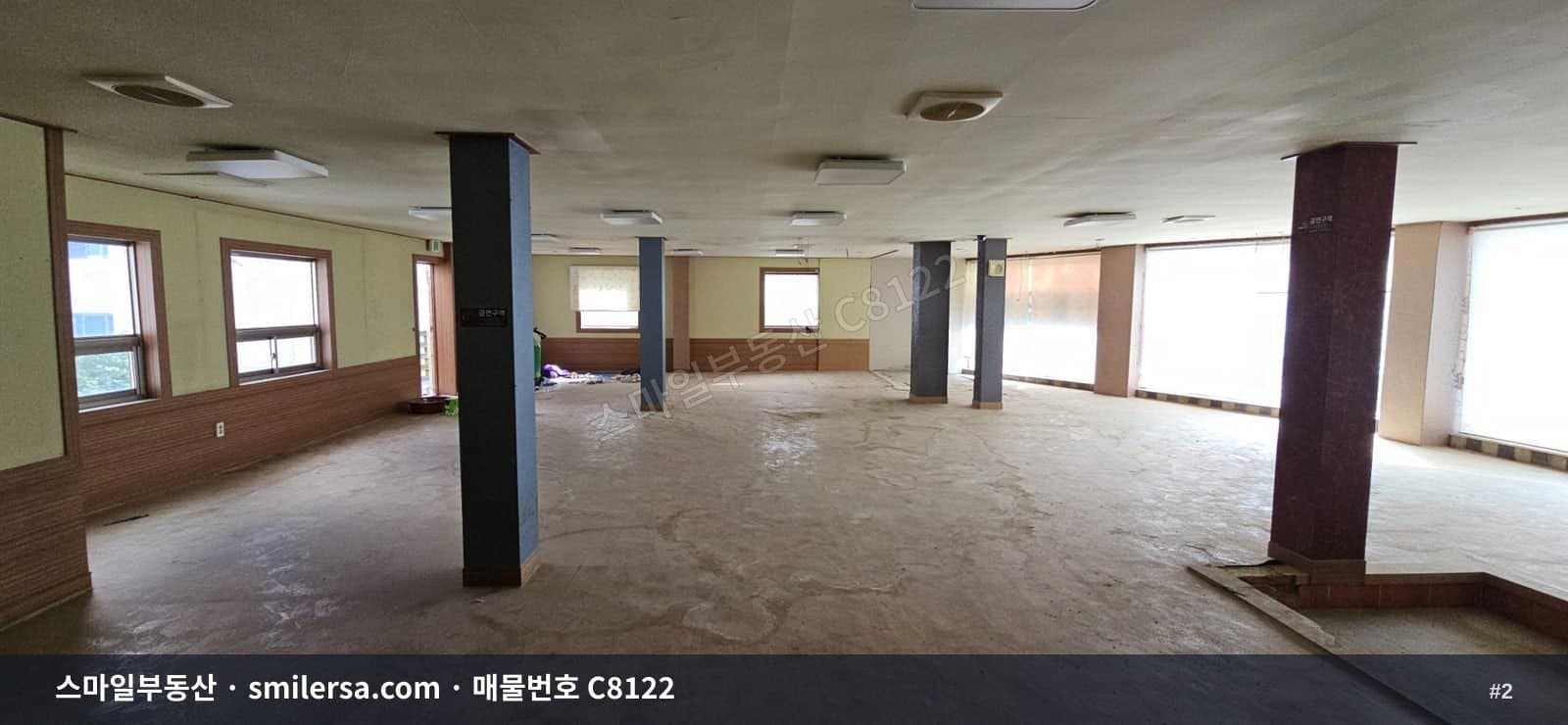 수안역 인근 노출 좋은 중형사무실 월세 3000/200 썸네일 2
