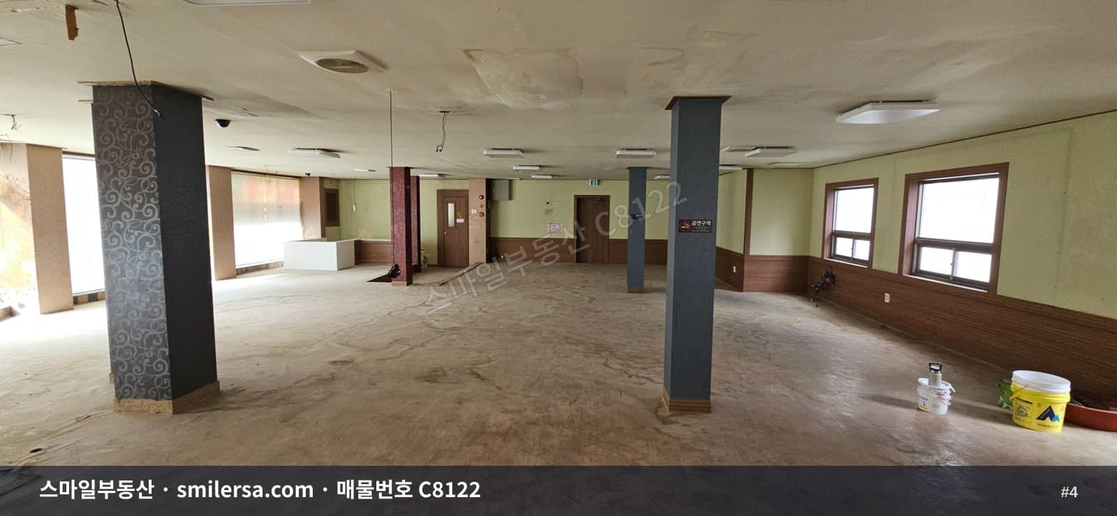 수안역 인근 노출 좋은 중형사무실 월세 3000/200 썸네일 4