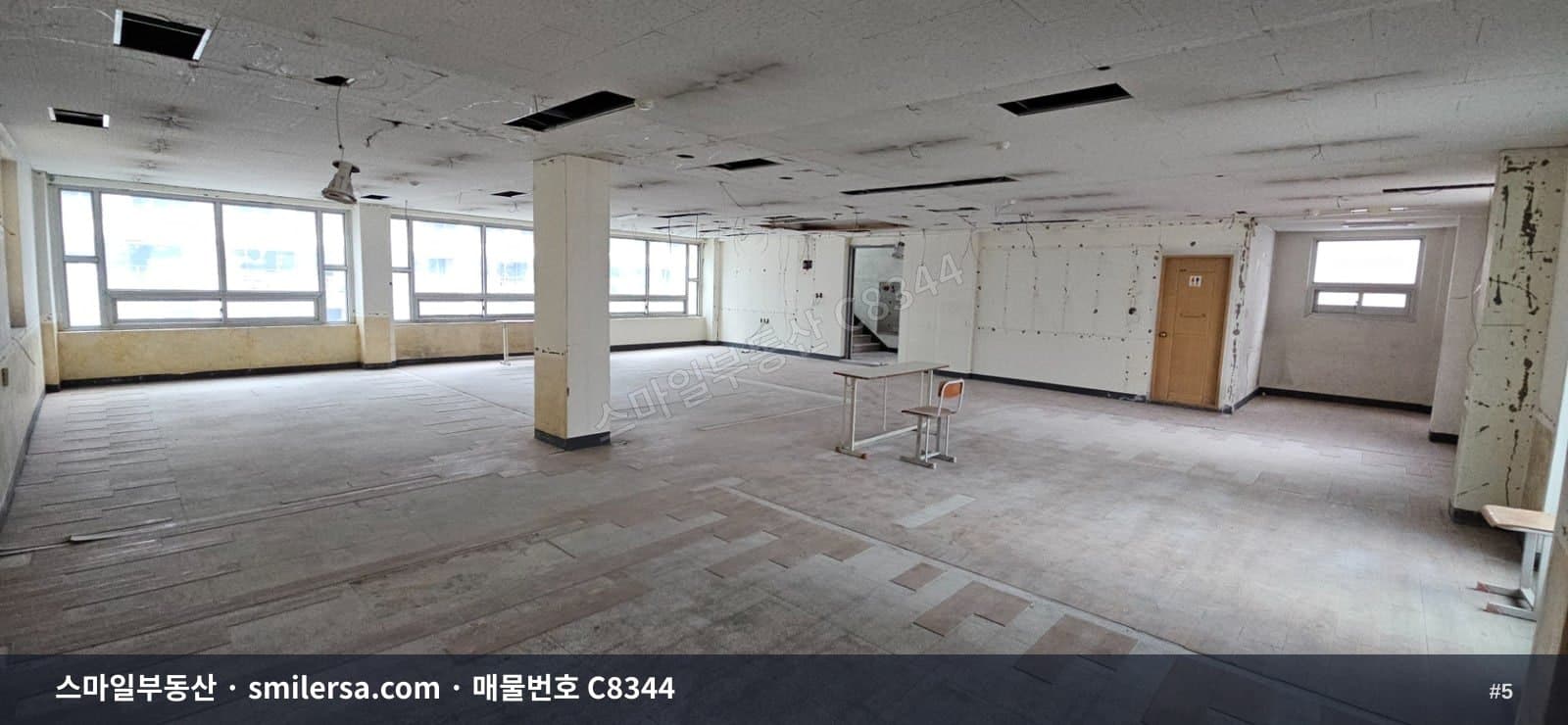 문현역 인근 52평 중형 사무실, 주차 가능에 월세 150만원 썸네일 5