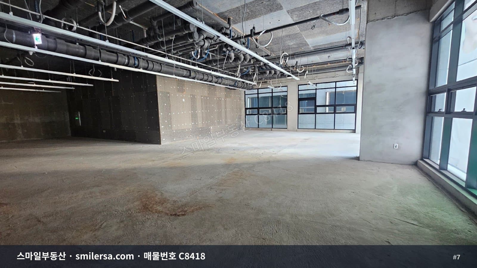부산역 유동인구 많고, 가시성이 뛰어나며 주차편리한 무권리 상가 C8418 썸네일 7