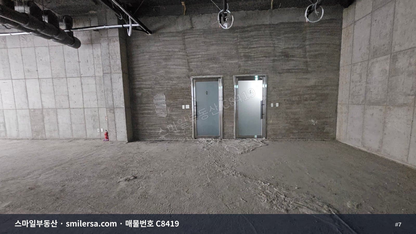 부산역 대로변 2층 100평대 무권리 상가, 주차 편리한 귀한 매물 썸네일 7