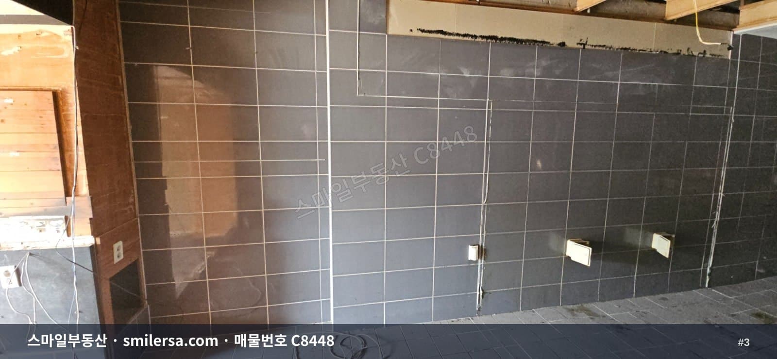 문현동 도로변 1층 상가, 보증금 700에 월 60 깔끔한 소형 매장 썸네일 3
