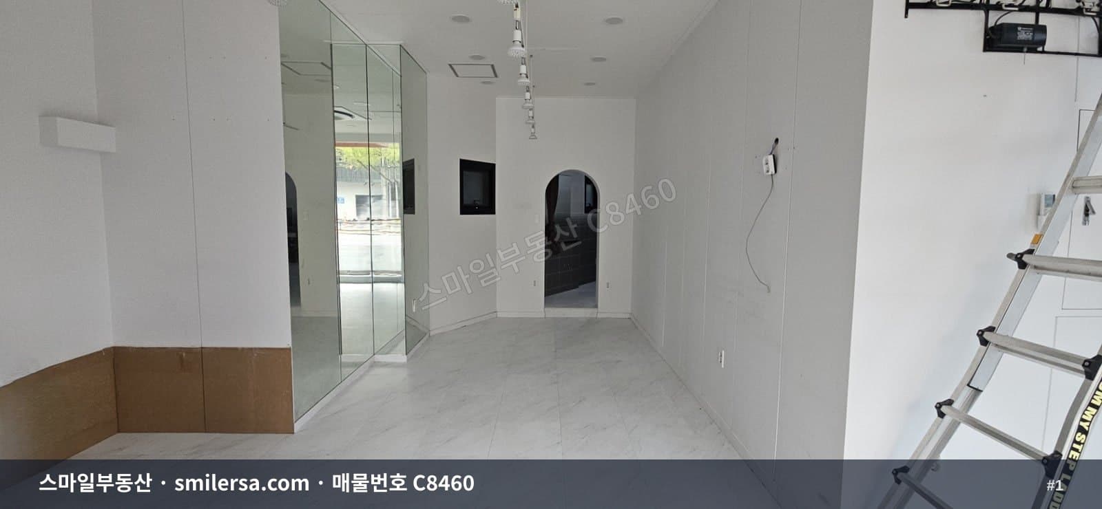 부산광역시 연제구 연산동 상가 내부 사진 C8460