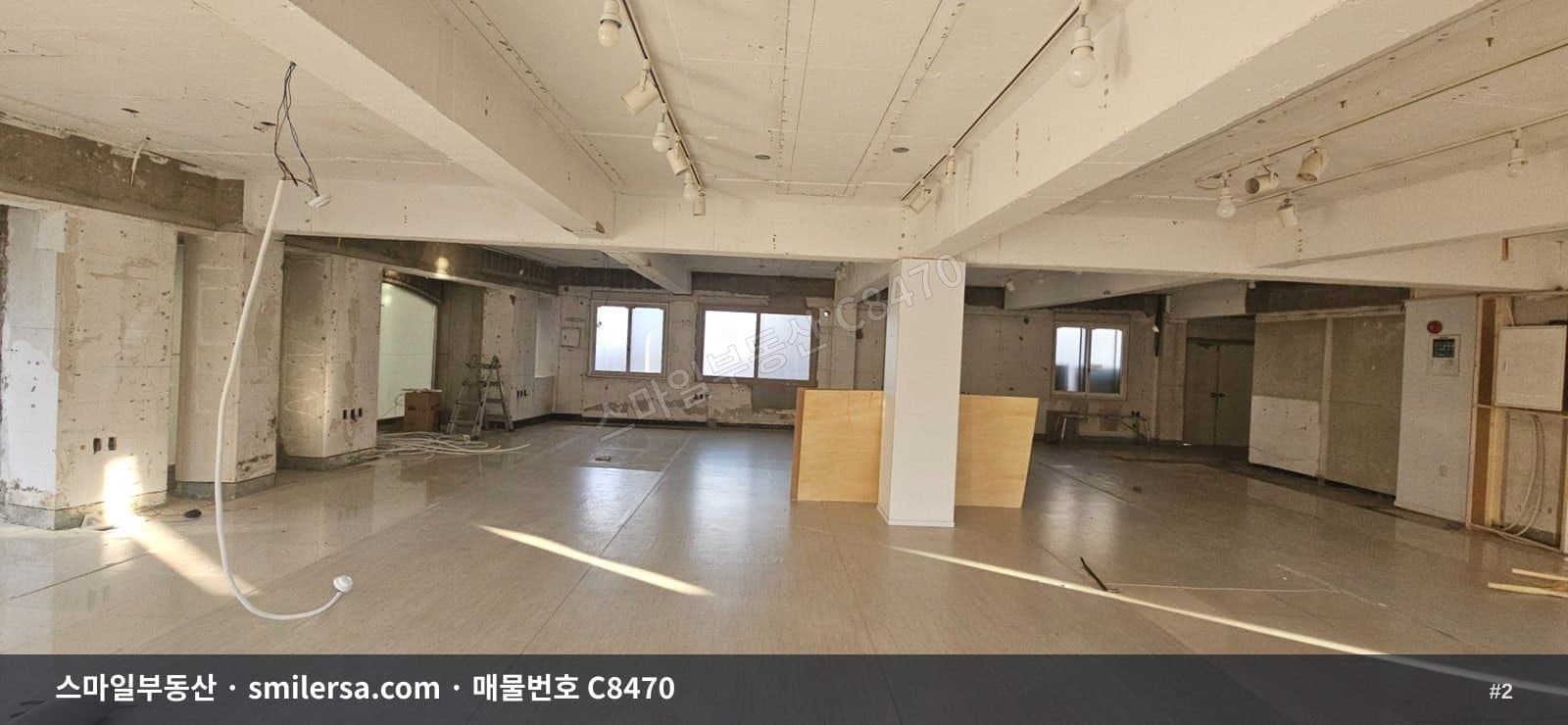 거제대로변 1층 64평 중형 상가, 권리금 없이 시작하는 대로변 입지 썸네일 2