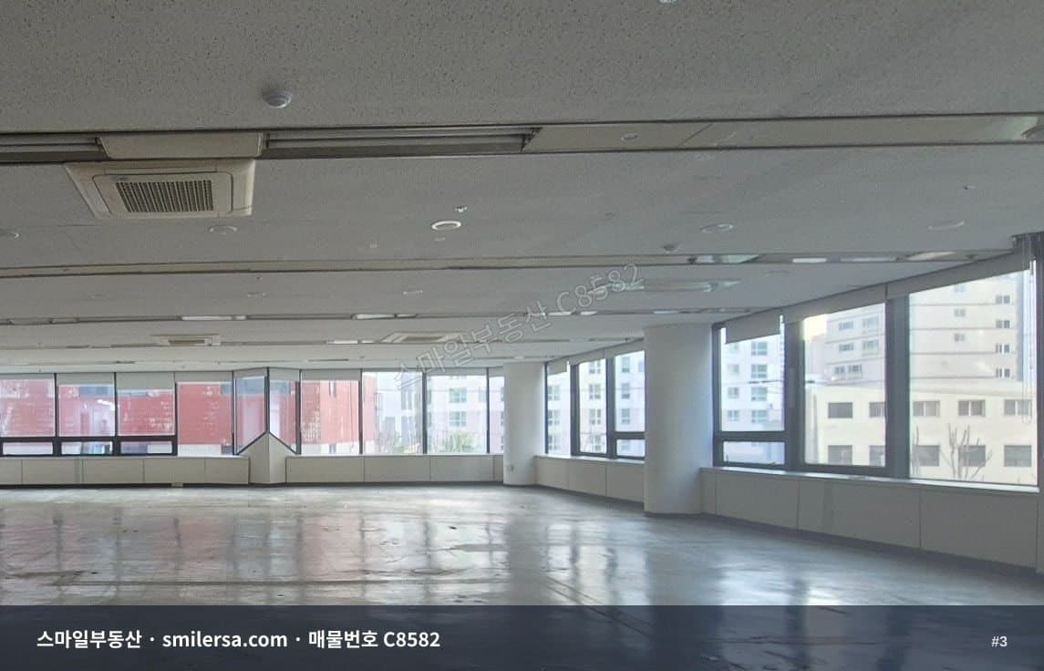 범내골역 초역세권 5층 사무실, 관리 잘 된 110평대 공간 썸네일 3