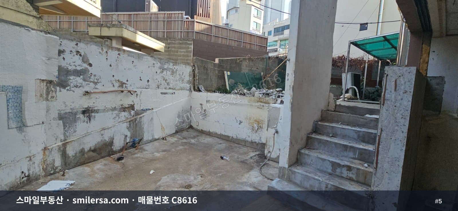 거제역·부산지법 인근 1층 상가, 50평 도로변 자리 썸네일 5