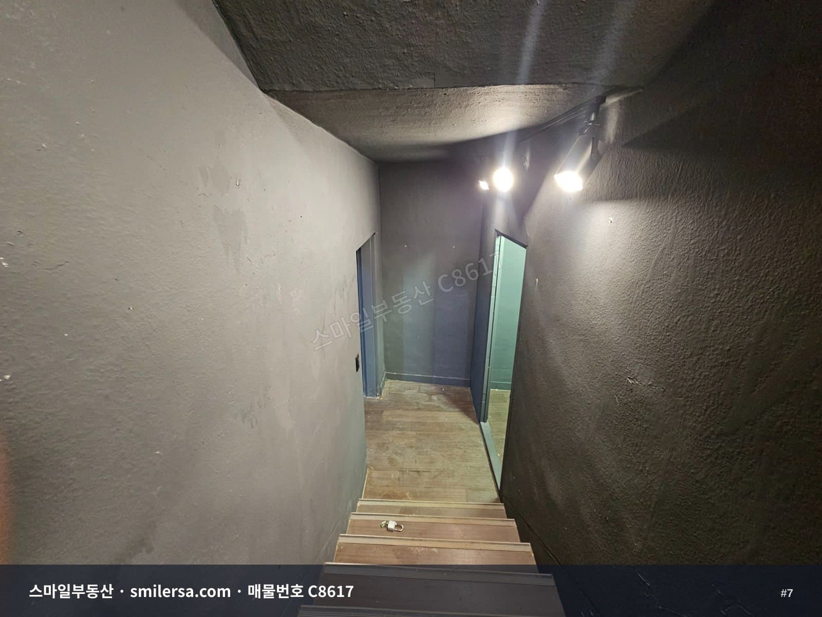 전포사잇길 무권리 25평 지하상가, 젊은 유동 많은 귀한 자리 썸네일 7