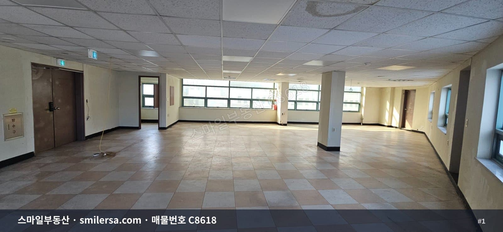 부산광역시 연제구 거제동 사무실 내부 사진 C8618