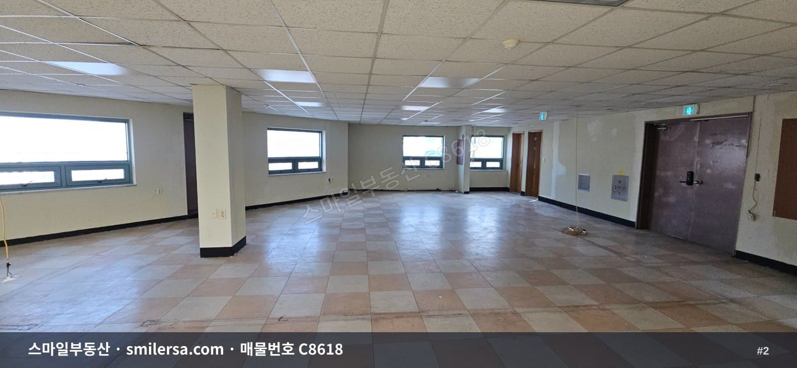 거제역·부산지법 인근 57평 중형 사무실, 도로변 1층 입지 썸네일 2