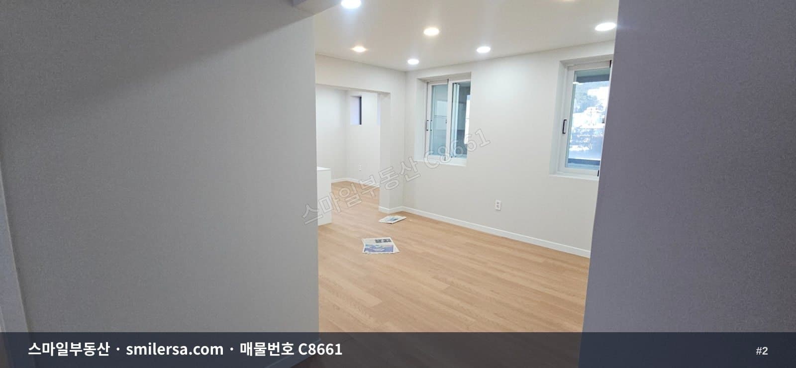 해운대역 인근 깔끔하게 리모델링된 사무실 썸네일 2