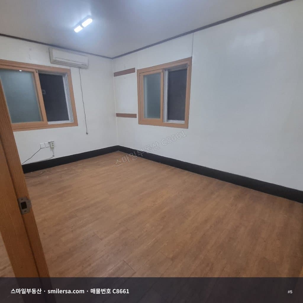해운대역 인근 깔끔하게 리모델링된 사무실 썸네일 5