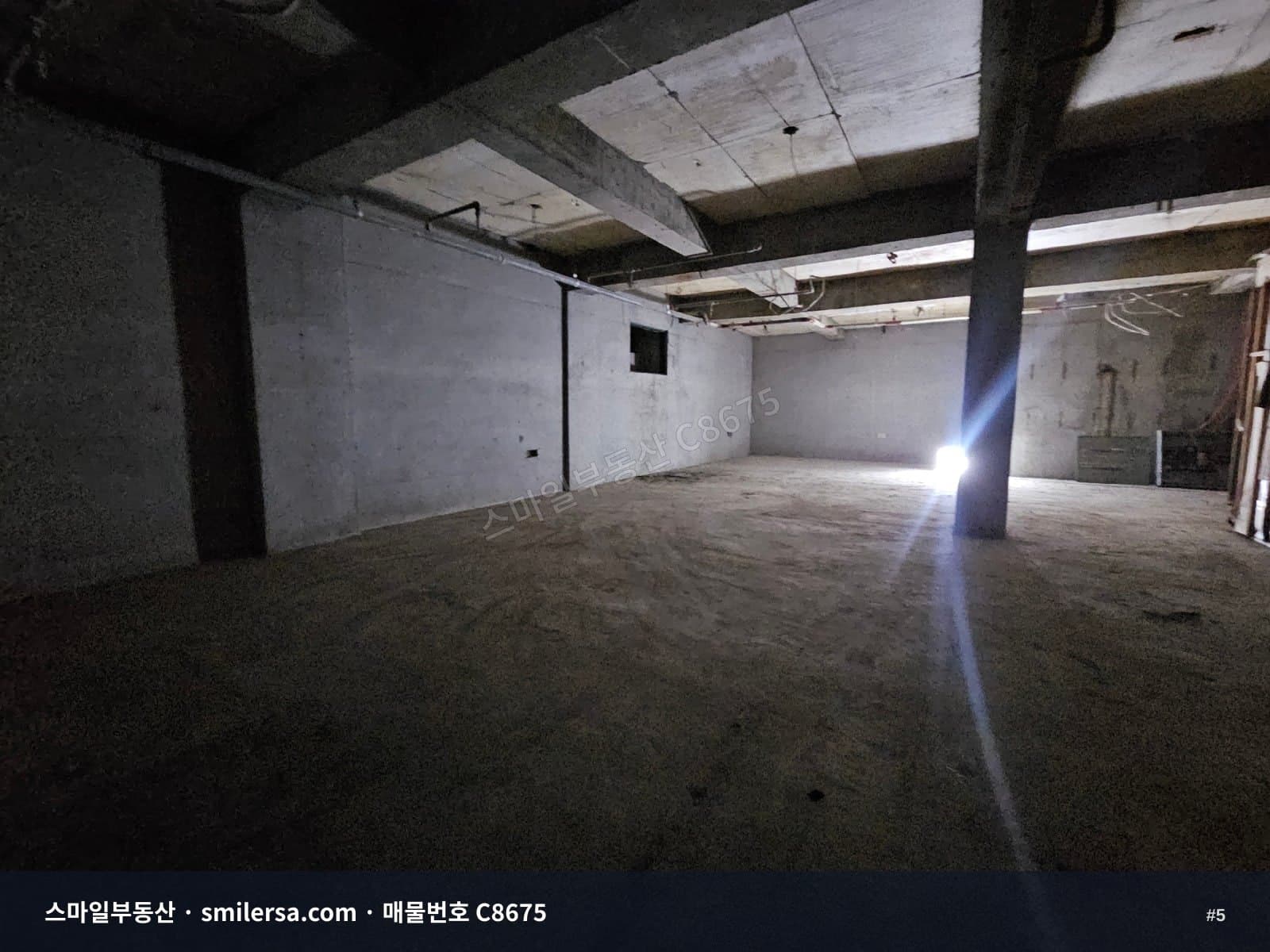 양정 동의과학대 메인라인 지하 사무실 60평 썸네일 5