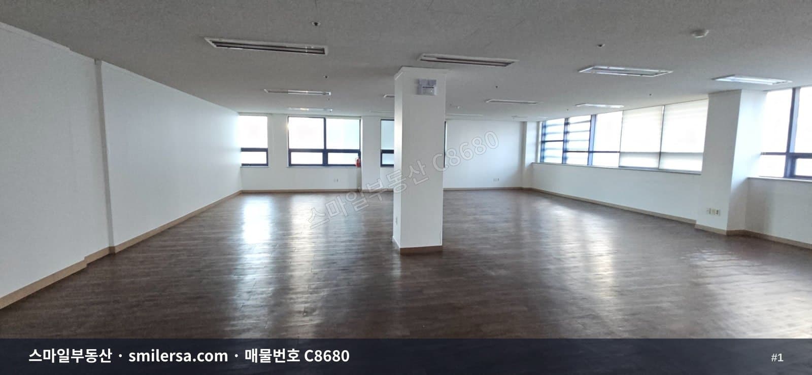 부산광역시 연제구 연산동 사무실 내부 사진 C8680