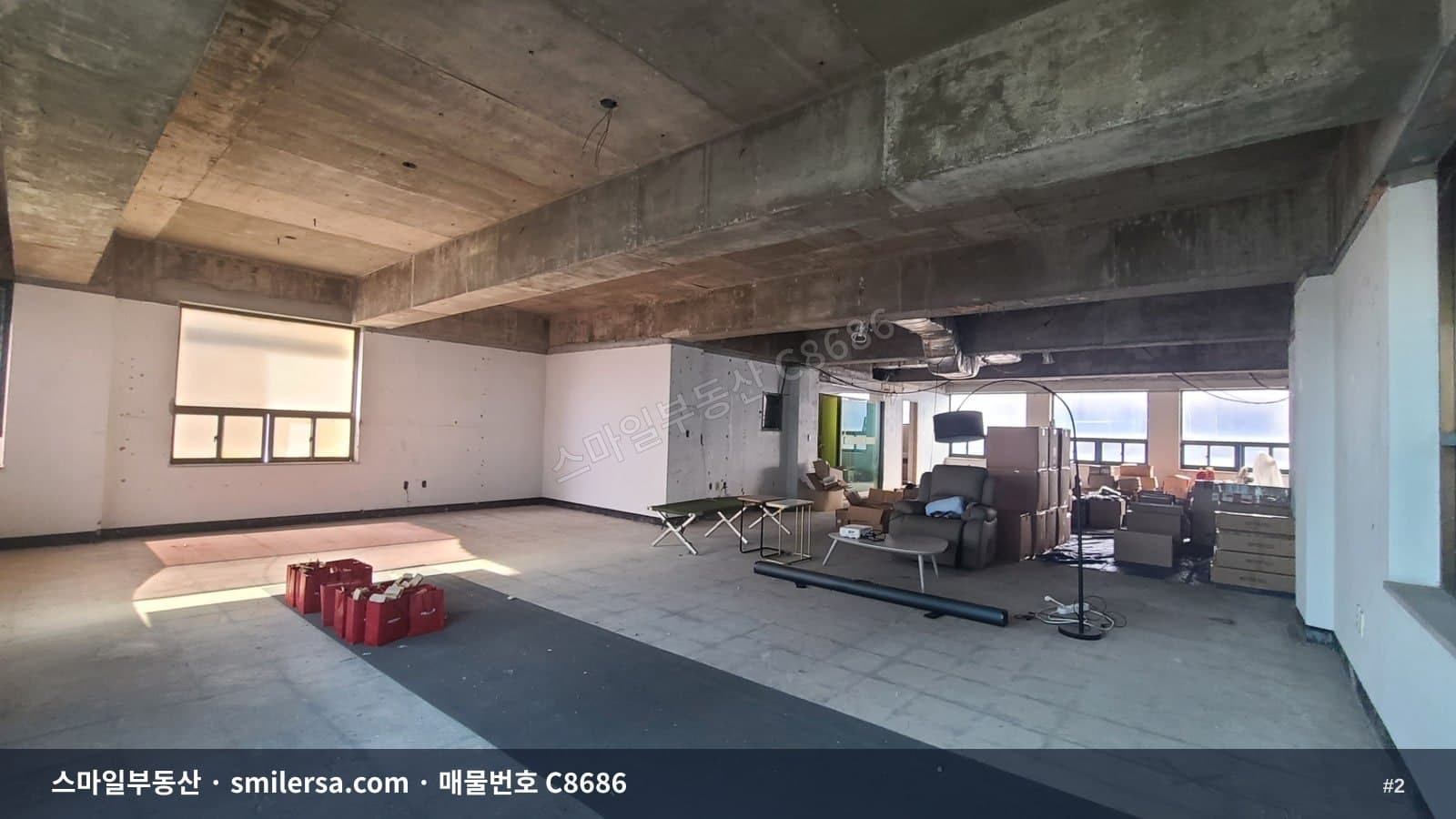 남포동 초입 초역세권 네모 반듯한 50평 사무실 썸네일 2