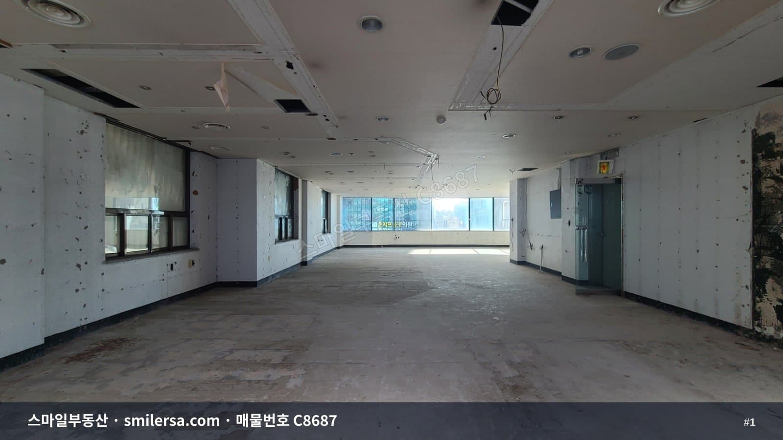 부산광역시 중구 광복동1가 상가 내부 사진 C8687