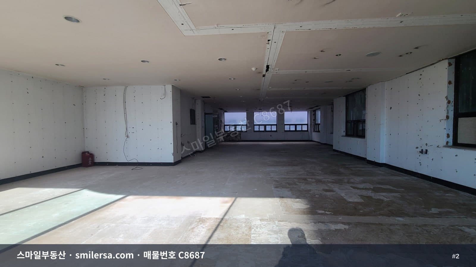 남포동 초입 초역세권 네모 반듯한 50평 사무실 썸네일 2