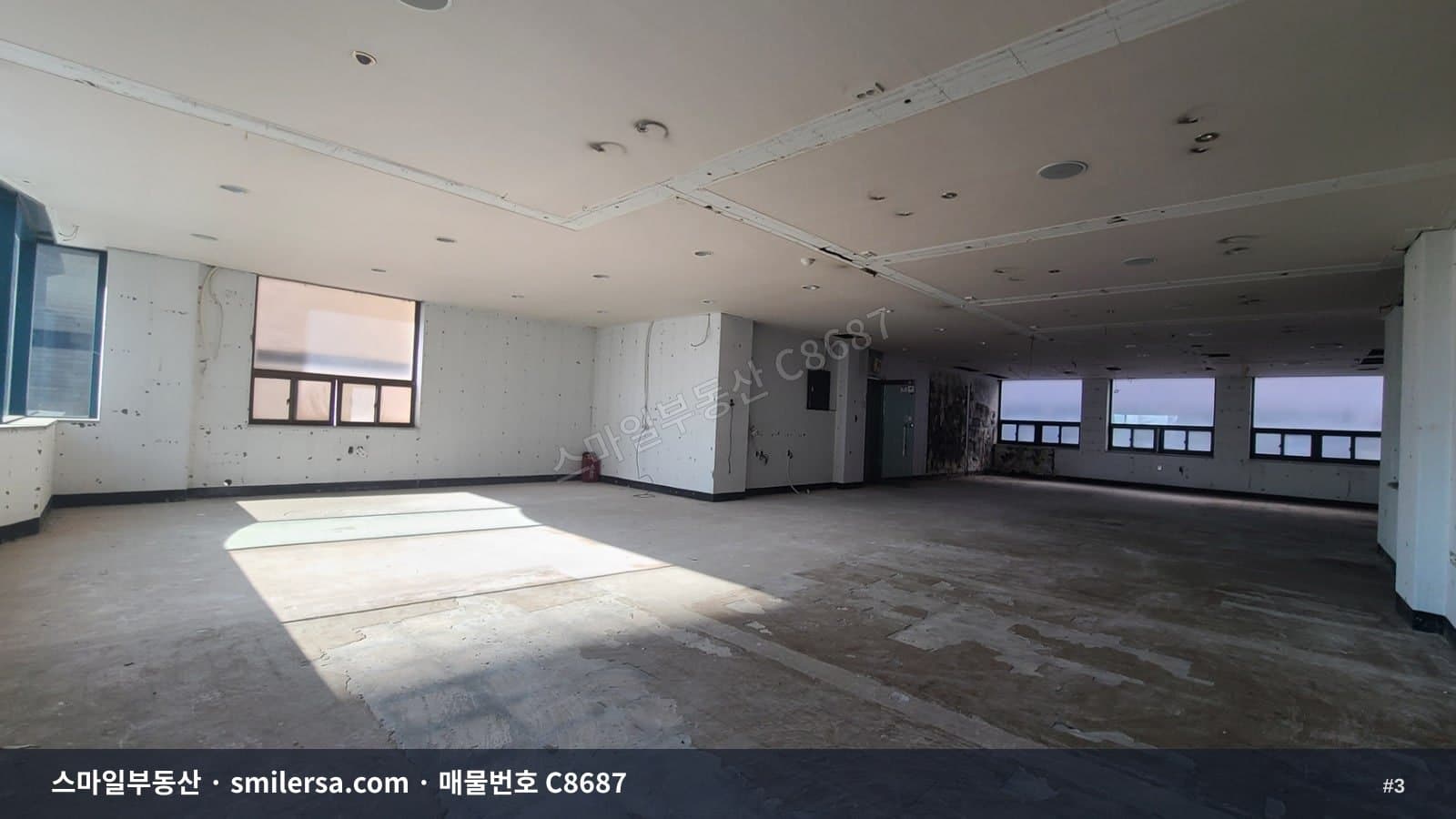 남포동 초입 초역세권 네모 반듯한 50평 사무실 썸네일 3
