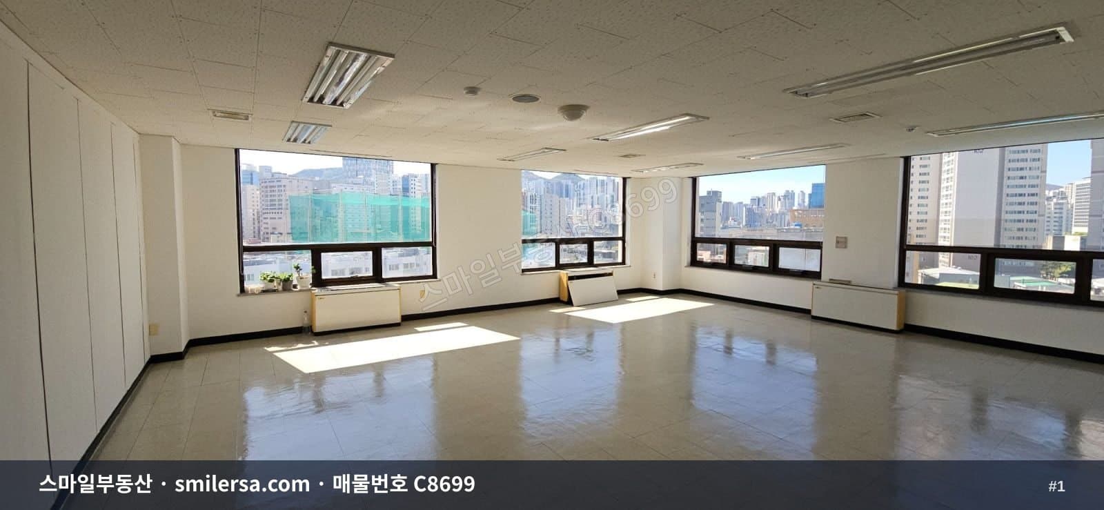 부산광역시 연제구 거제동 사무실 내부 사진 C8699