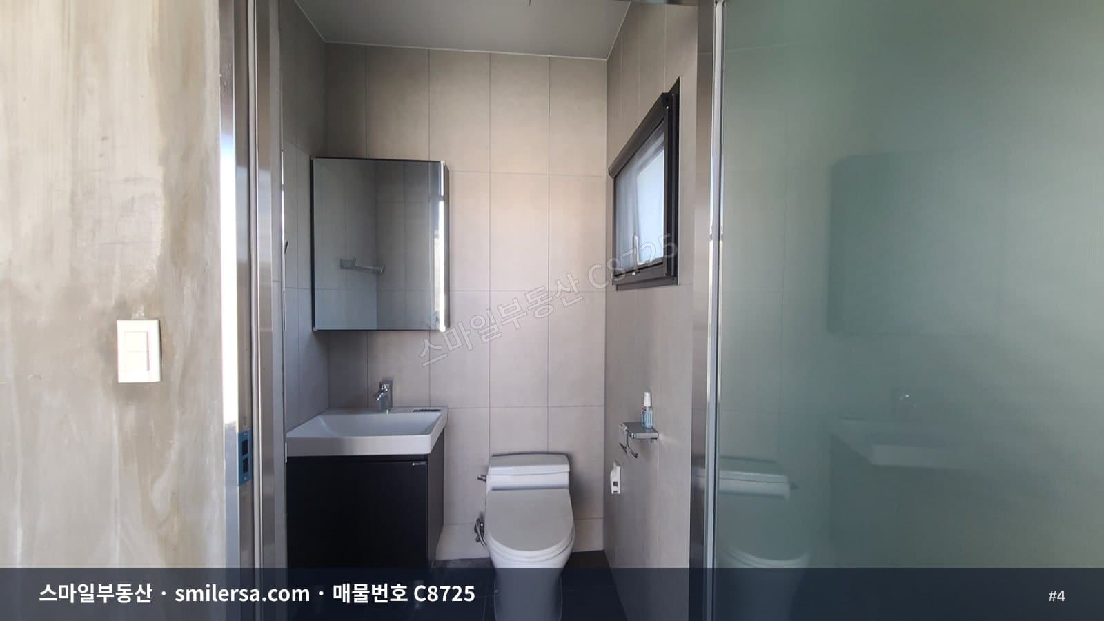 남포역 초입 무권리 상가, 깔끔한 내부에 유동인구 좋은 2층 썸네일 4