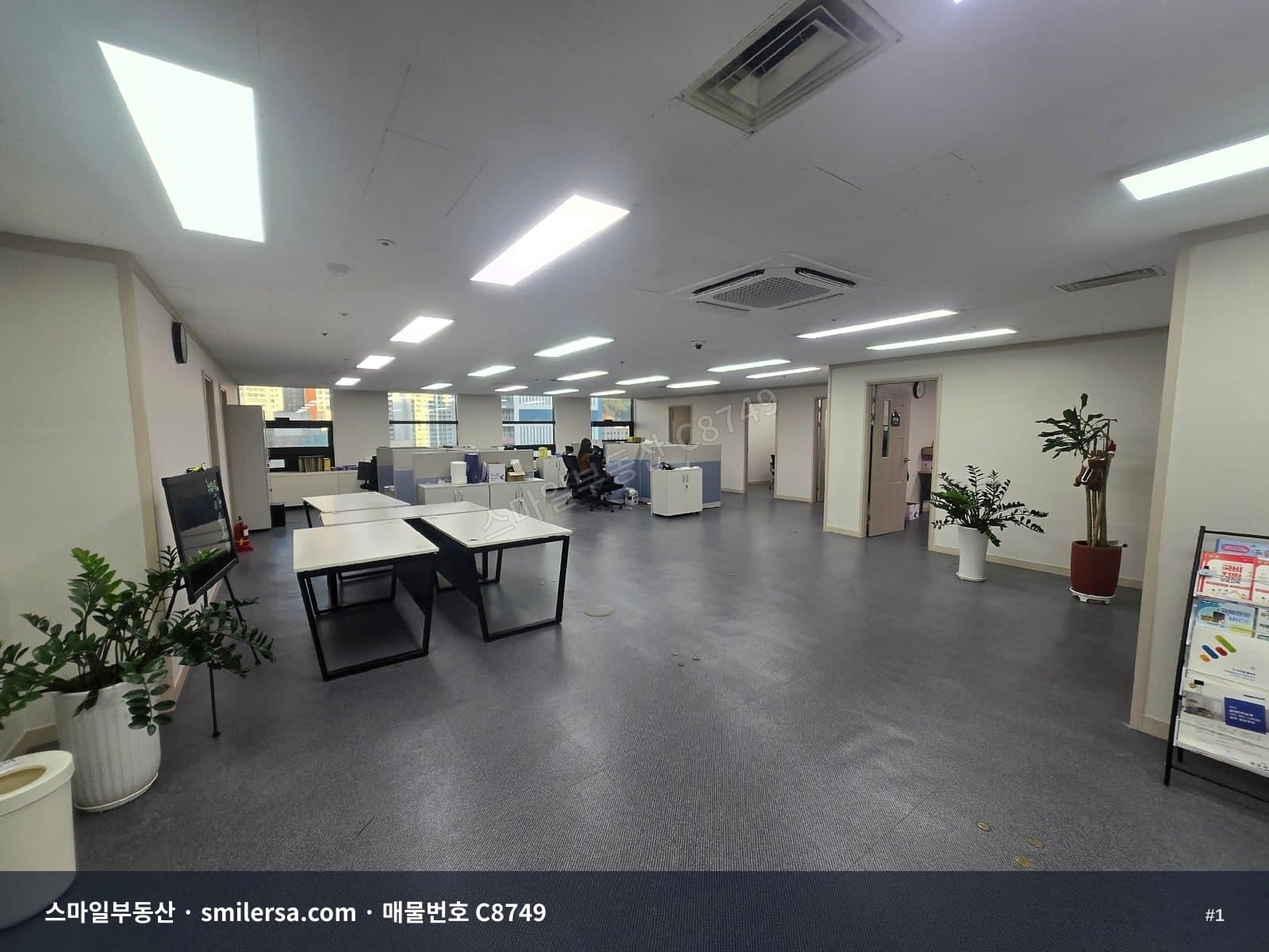 부산광역시 연제구 연산동 사무실 내부 사진 C8749