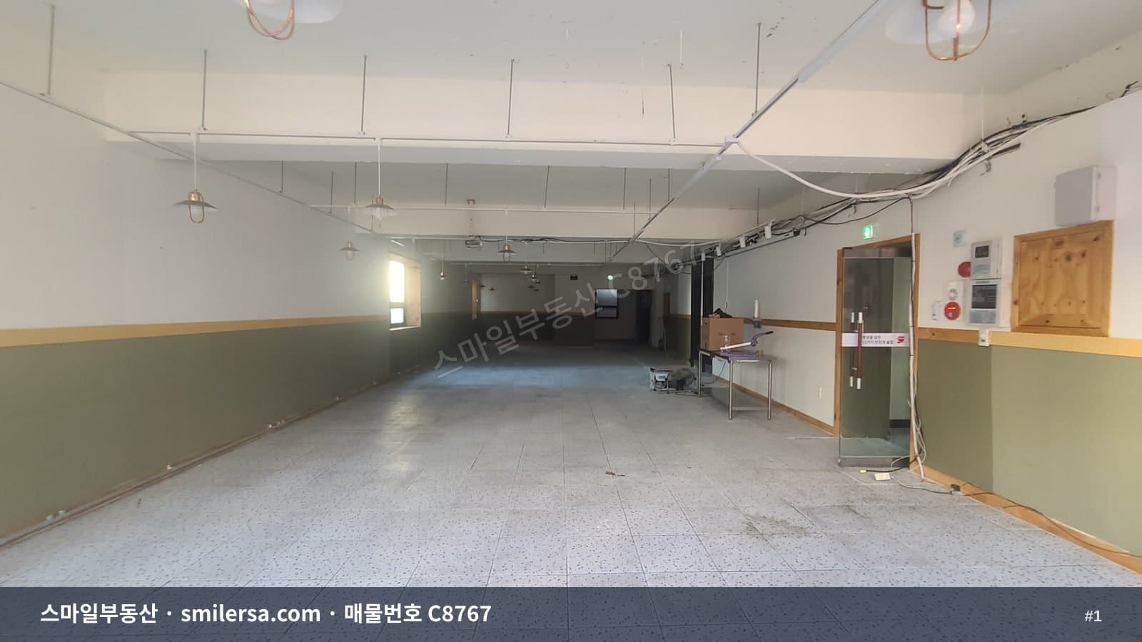 부산광역시 남구 대연동 상가 내부 사진 C8767