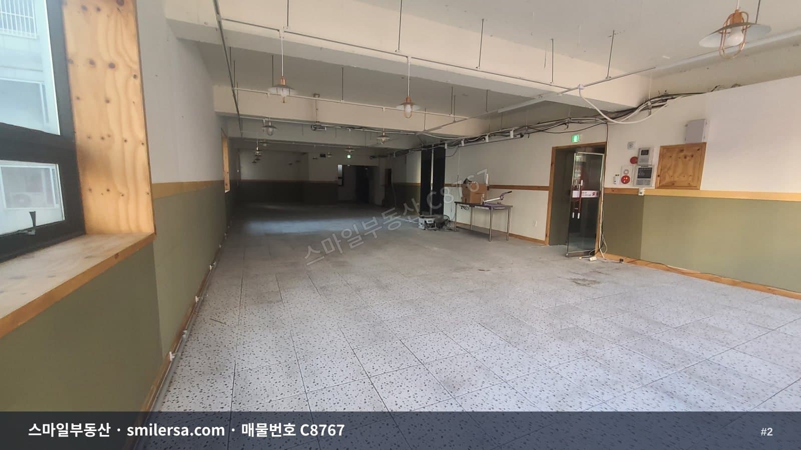 경성대역 인근 무권리 2층 상가, 60평 반듯한 공간 썸네일 2