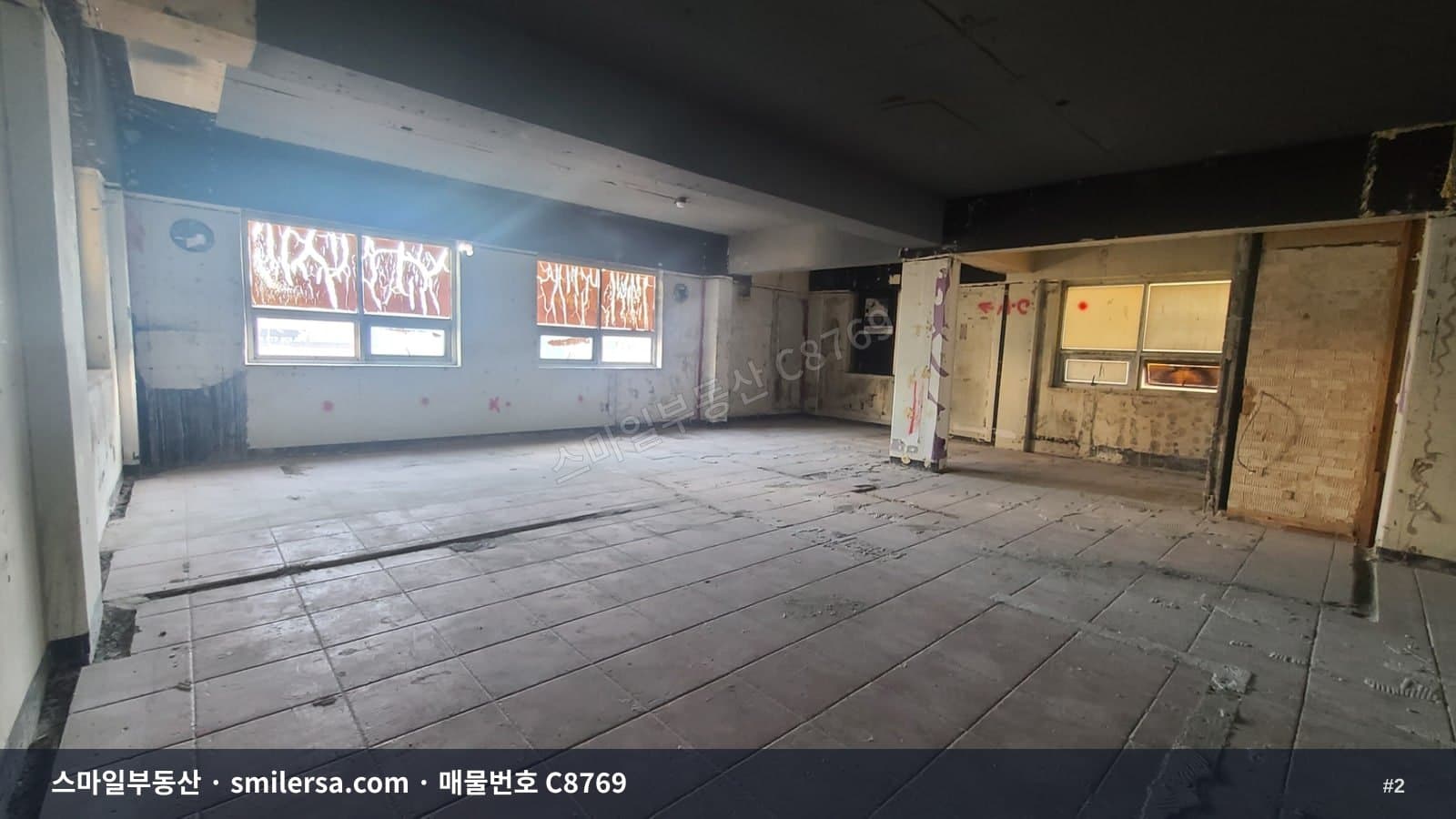 경성대역 인근 무권리 3층 상가, 60평 반듯한 공간 썸네일 2