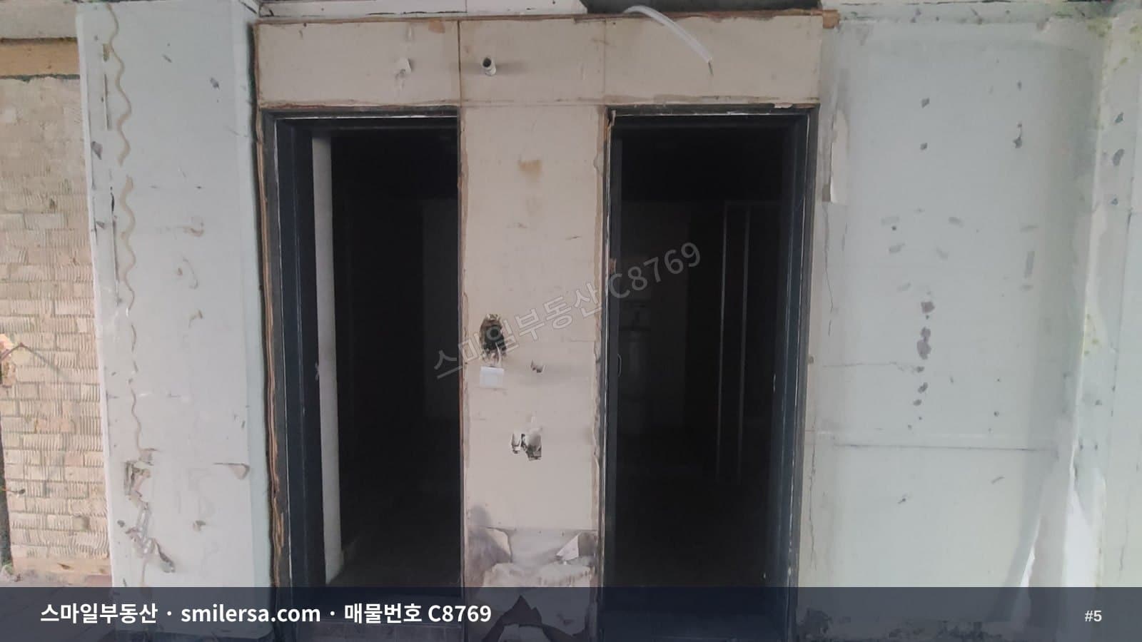 경성대역 인근 무권리 3층 상가, 60평 반듯한 공간 썸네일 5