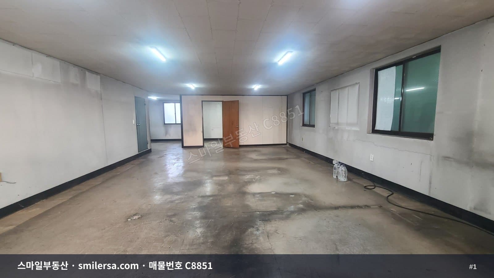 부산광역시 부산진구 범천동 상가 내부 사진 C8851