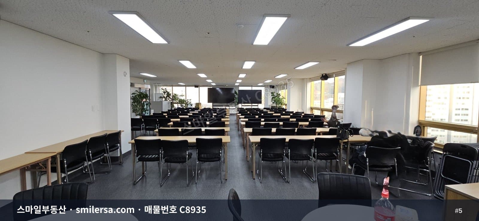 연산역 인근 깔끔하고 전망 좋은 중형 사무실 썸네일 5