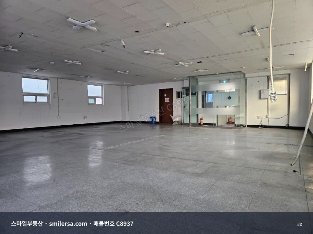 법조타운 인근 가성비 좋은 사무실, 거제동 45평 임대 썸네일 2