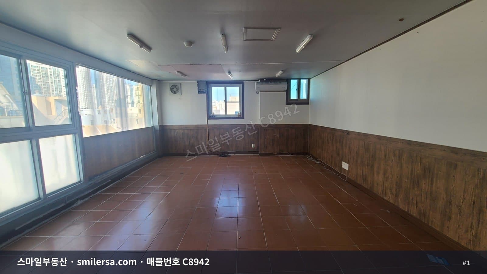 부산광역시 남구 대연동 사무실 내부 사진 C8942