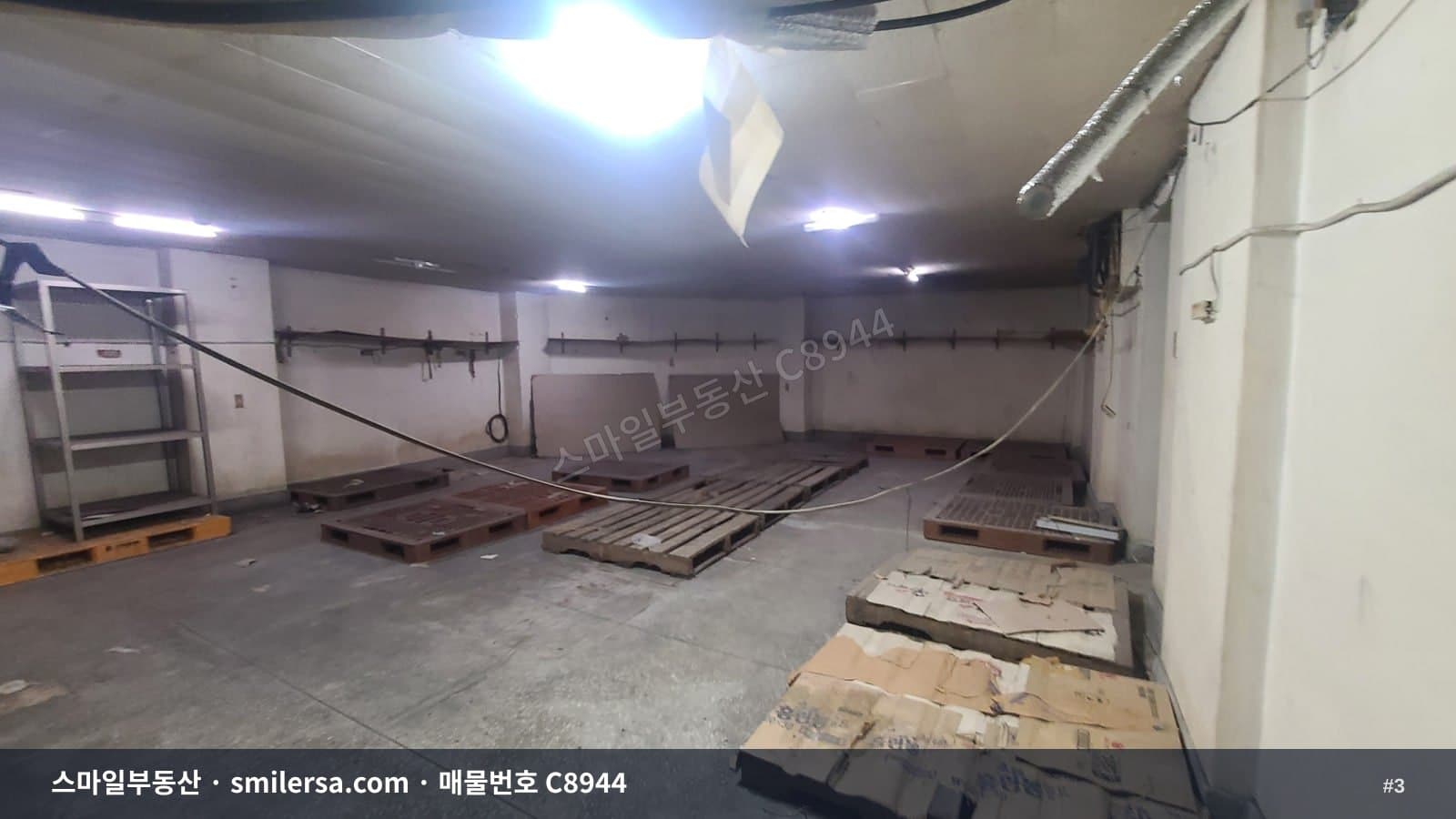 전포 사잇길 놀이터 메인상권 지하1층 25평 무권리 상가 썸네일 3